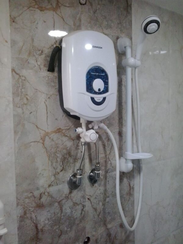 WhatsApp Image 2025-12-20 at 17.22.08 chauffe-eau de douche