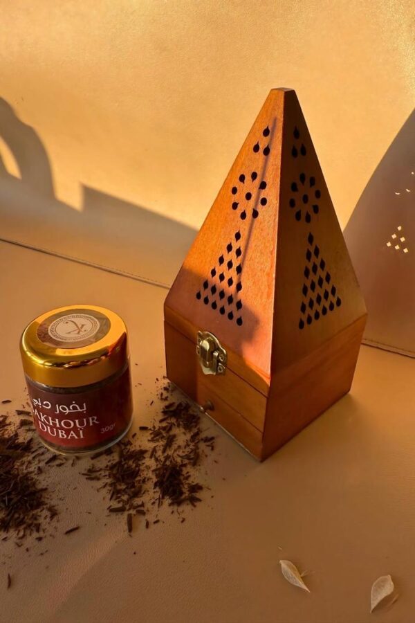 Encens naturels premium (bois sacré, cannelle, ambre)